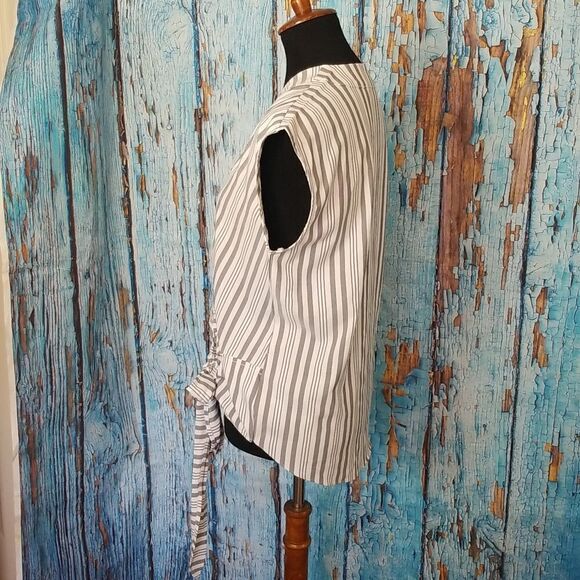 Fab'rik Sleeveless Striped Top - Picture 6 of 12